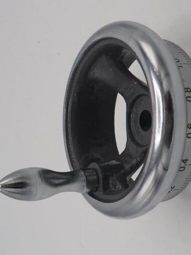 Metrisch handwiel voor op de leadscrew van alle 7-series. Nieuw en ongebruikt in Myford grijs.
